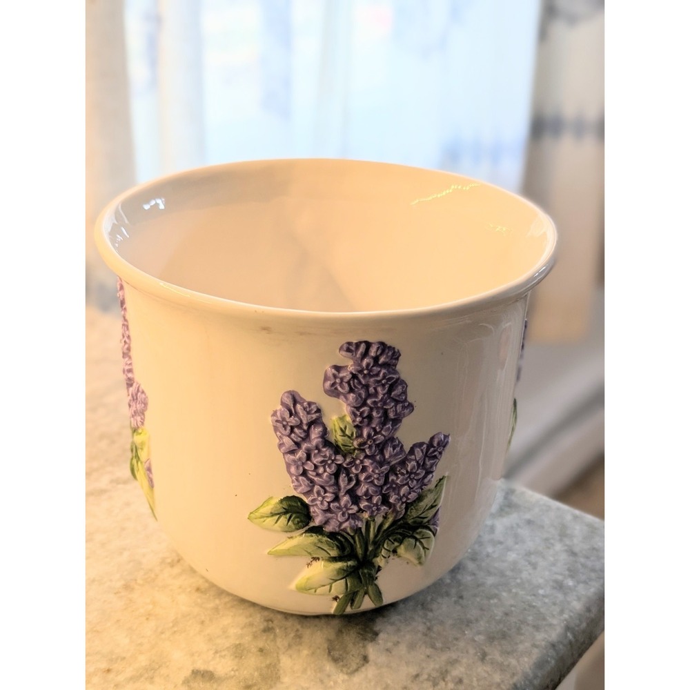 Vintage Ceramic Lilac Planter Cachepot Raised Floral White Purple Taiwan 6 3/4"